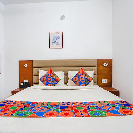 Fabexpress Le Aham Boutique - Auroville Beach - 600M Puducherry Zewnętrze zdjęcie